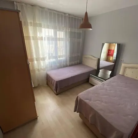 Tutunculer Caddesi Merkezi Daire דירה