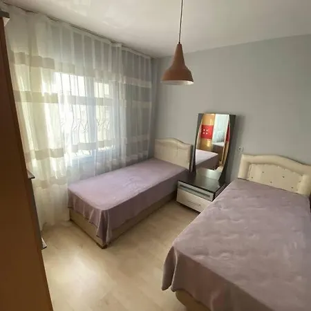 Tutunculer Caddesi Merkezi Daire クシャダス