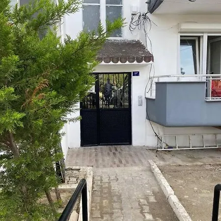 Tutunculer Caddesi Merkezi Daire アパート *